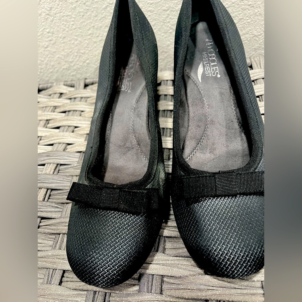 Aerosols kitten heels.